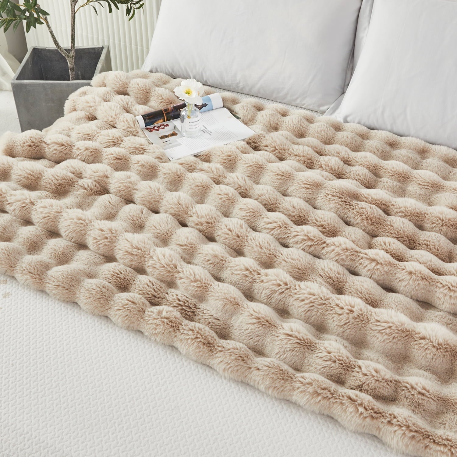 Taupe Faux Fur Bubble Blankets for Couch Chair Sofa Luxury Fluffy Thick Bubble Throw Blanket Furry Blanket Fuzzy Soft...