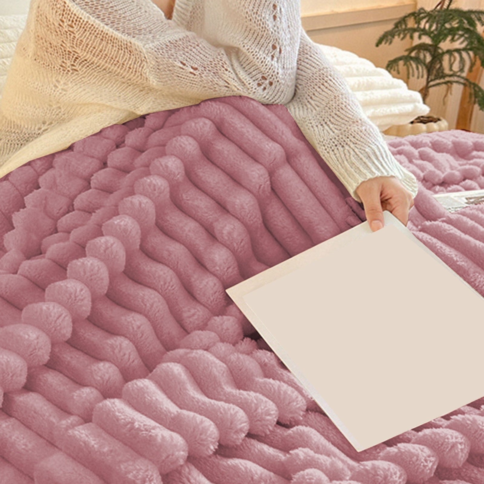 Faux Fur Throw Blanket for Couch, Soft and Thick Double Layer Throw Blanket, Lightweight Plush Fuzzy Luxury Winter Bl...