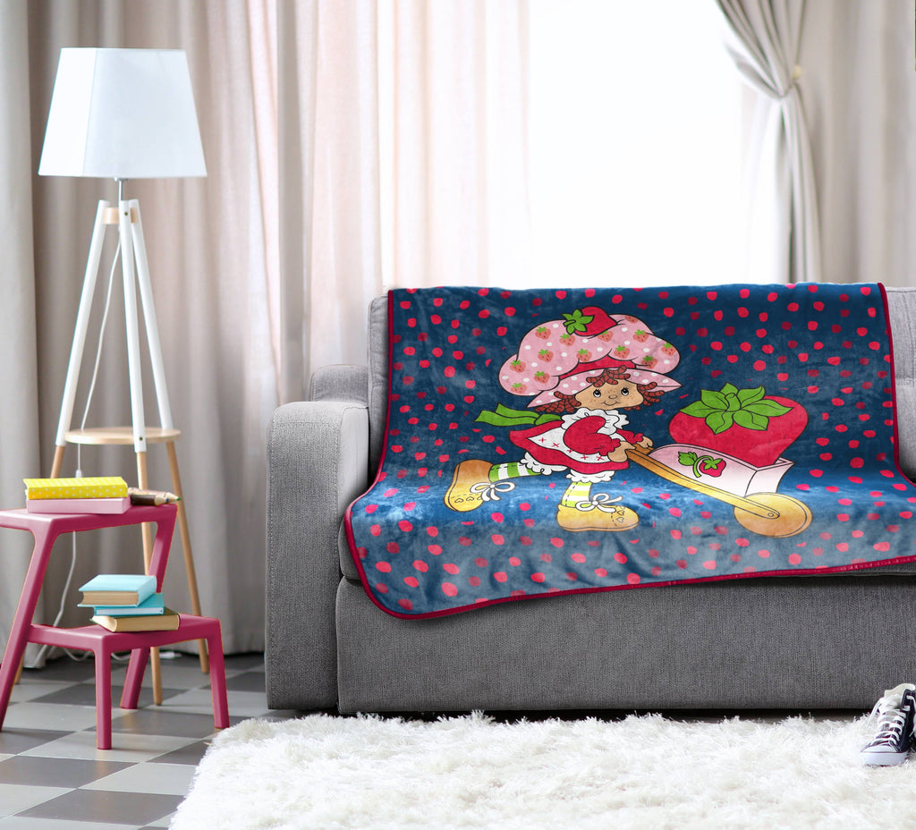 Strawberry Shortcake Berry Meadows 46" x 60" Coral Fleece Throw Blanket, Kids, Polyester, Navy