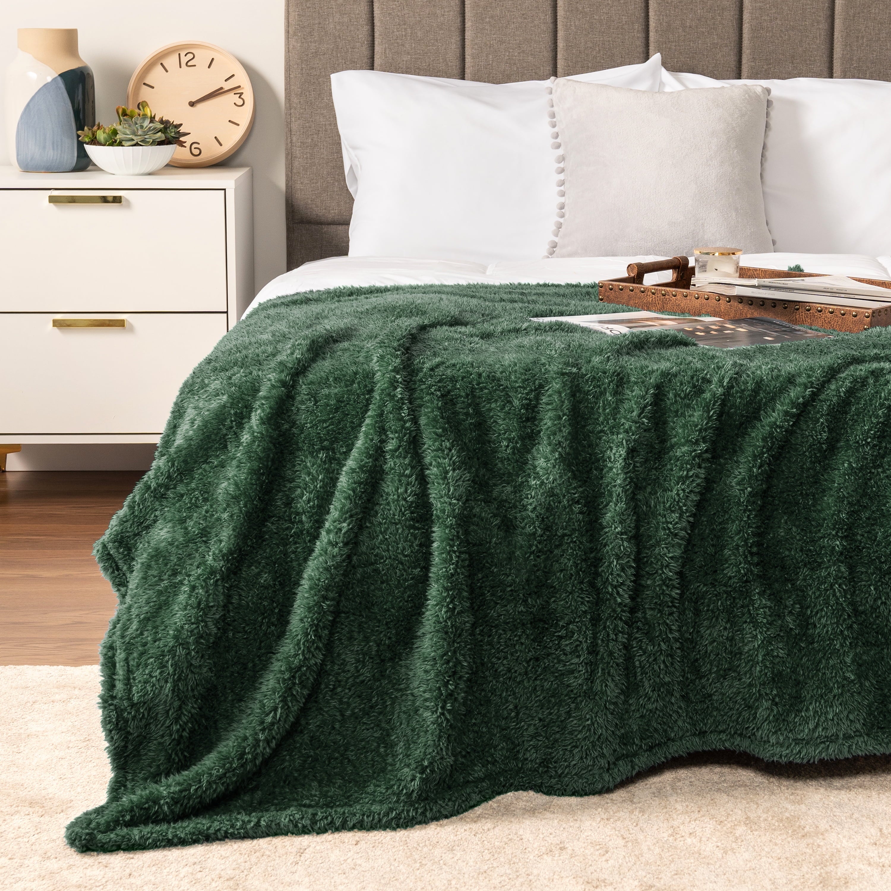 Sherpa Throw Blanket For Couch Sofa, Emerald Green Fluffy Warm Plush Blanket for Bed, Cozy Super Soft Lightweight Thr...