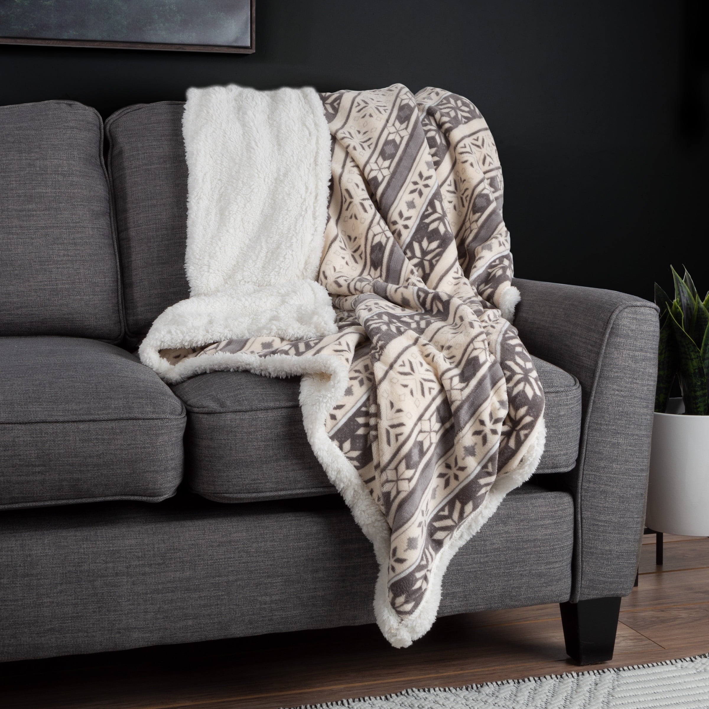 50x60-Inch Machine Washable Fleece Blanket with Snowflakes