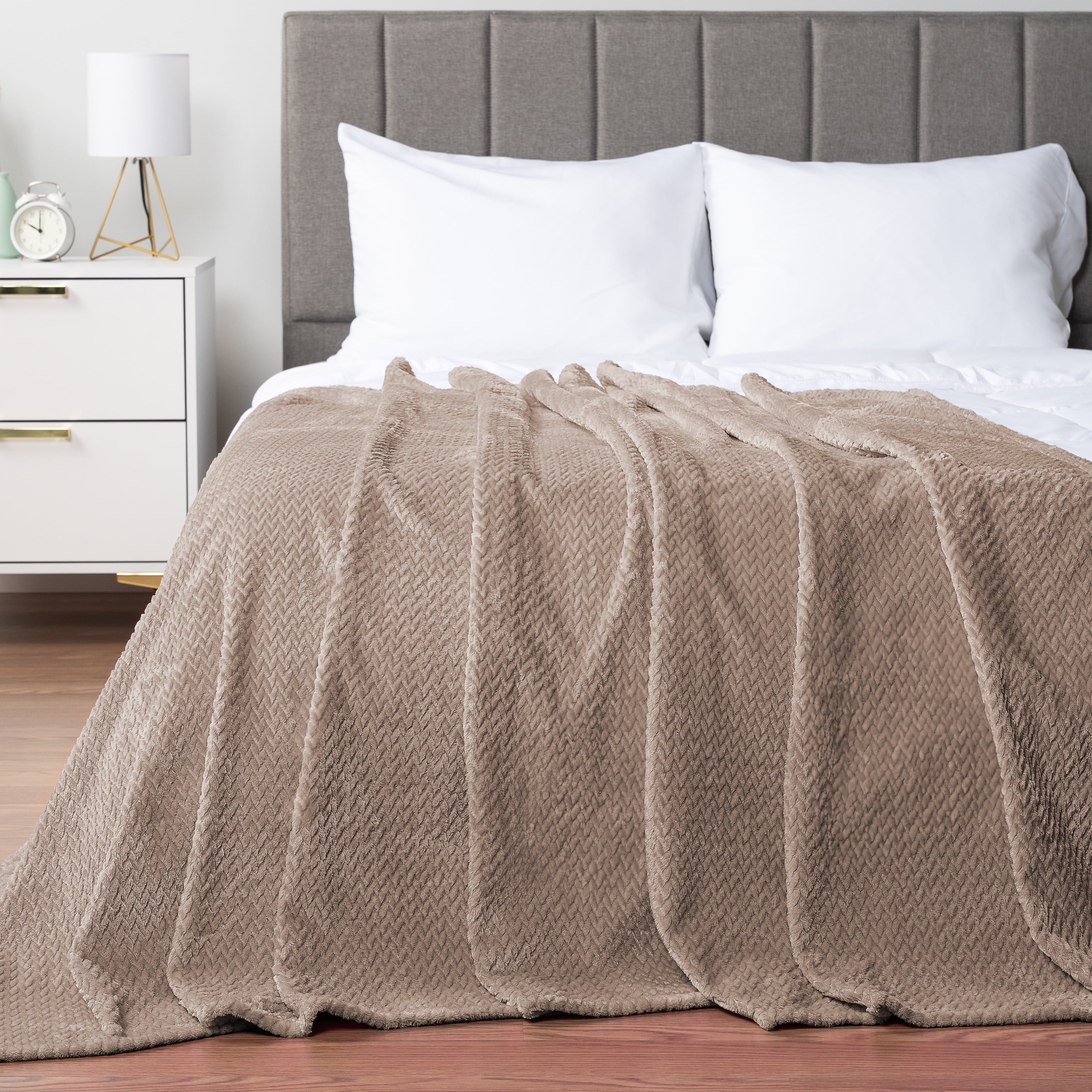 Soft Fleece Taupe Tan Throw Blanket for Couch, Lightweight Plush Warm Blankets for Bed, Fuzzy Cozy Flannel Blanket Th...