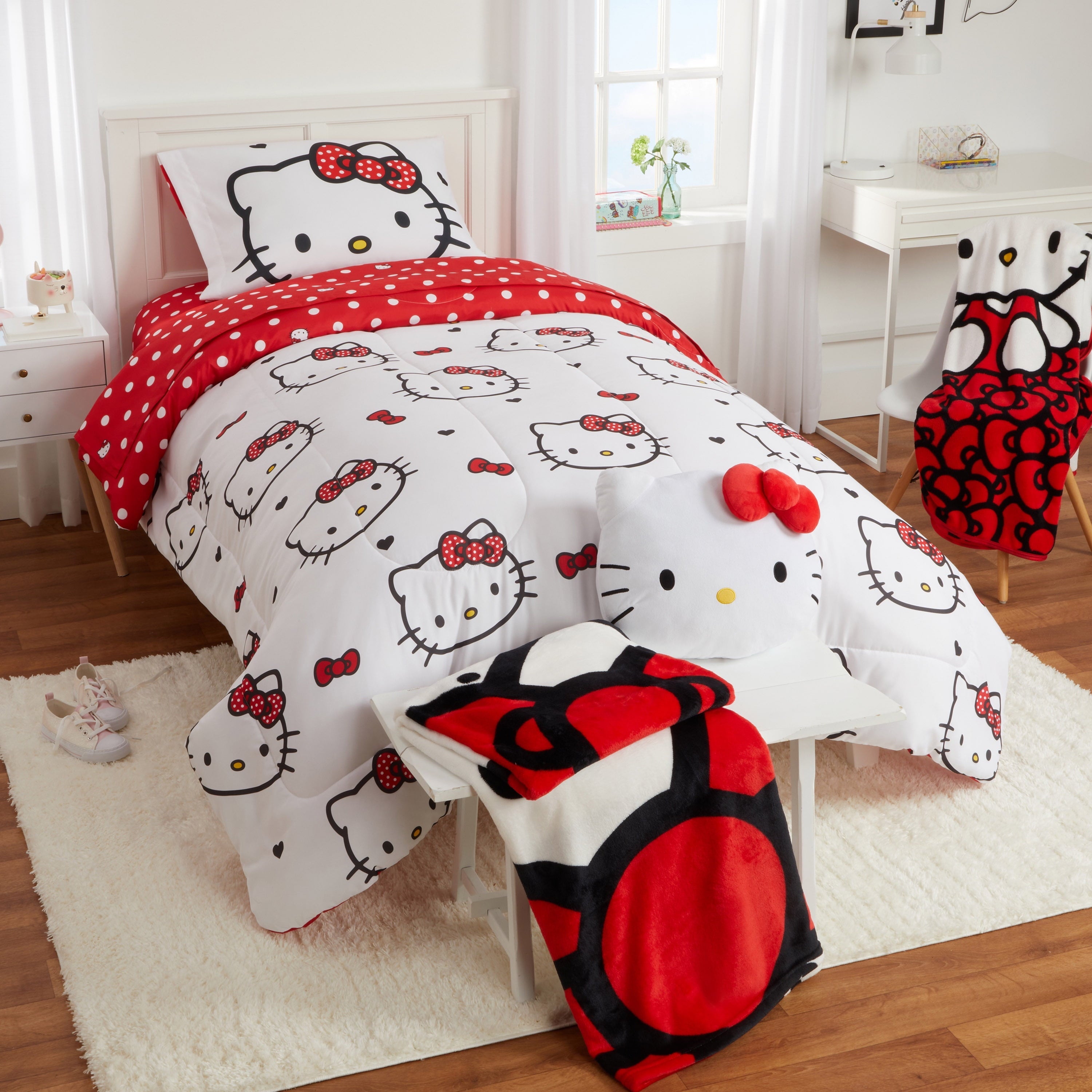Kids Red White Print Fleece Throw Blanket, 46 x 60
